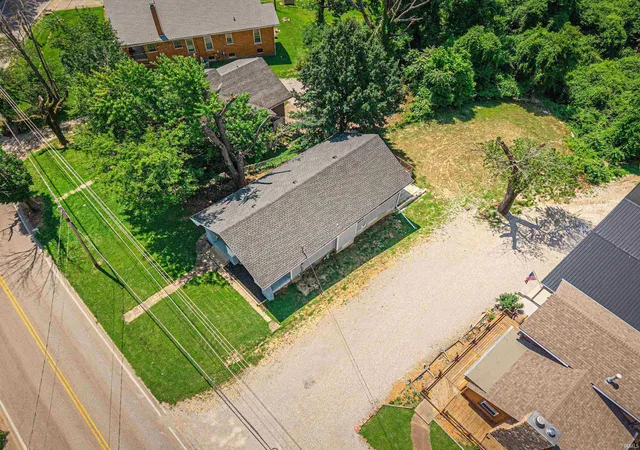 Photo 3 of Sale Pending at 3704 Stringtown Rd, Evansville, IN 47711 | MLS# 202631647 | Listing updated on 2026-09-04