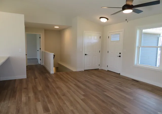 Photo 4 of Manufactured home for sale at 18514 Nankeen Ct, New Paris, IN 46553 | MLS# 202631673 | Listing updated on 2026-08-05