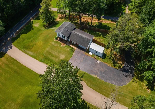 Photo 3 of Manufactured home for sale at 11911 Carol Hts Ln, Evansville, IN 47712 | MLS# 202631675 | Listing updated on 2026-09-02