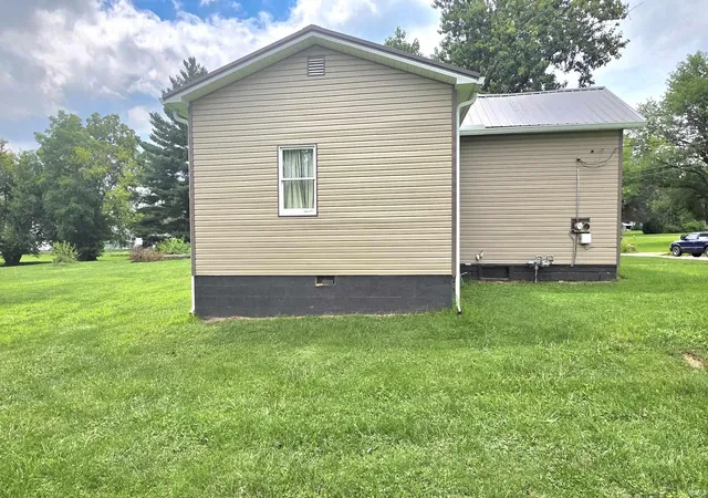 Photo 3 of Manufactured home for sale at 507 W Oak St, Bicknell, IN 47512 | MLS# 202631698 | Listing updated on 2026-08-05