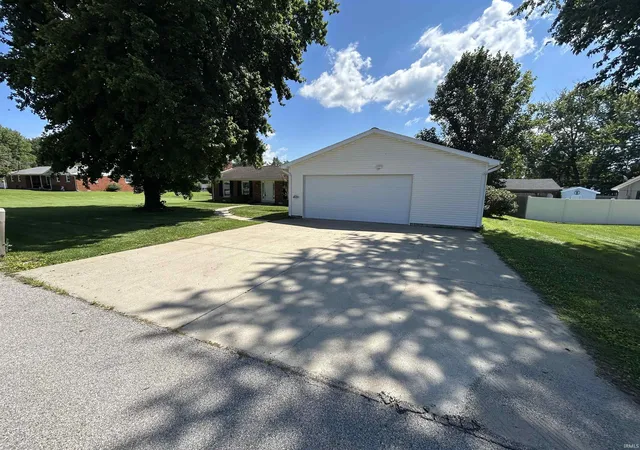 Photo 3 of Sale Pending at 1207 N White River Ave, Petersburg, IN 47567 | MLS# 202631699 | Listing updated on 2026-09-03