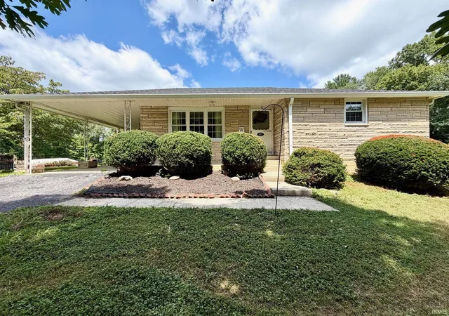 Photo 2 of Manufactured home for sale at 937 Vinegar Hl Rd, Bedford, IN 47421 | MLS# 202631708 | Listing updated on 2026-08-18