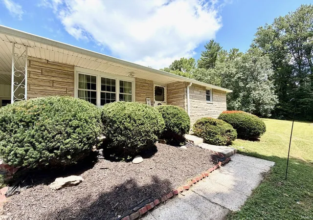 Photo 4 of Manufactured home for sale at 937 Vinegar Hl Rd, Bedford, IN 47421 | MLS# 202631708 | Listing updated on 2026-08-18