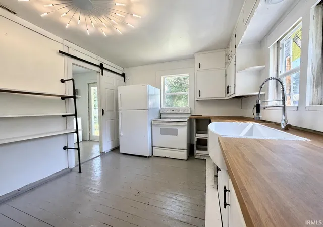 Photo 3 of Manufactured home for sale at 402 W College Ave, Morocco, IN 47963 | MLS# 202631710 | Listing updated on 2026-09-14