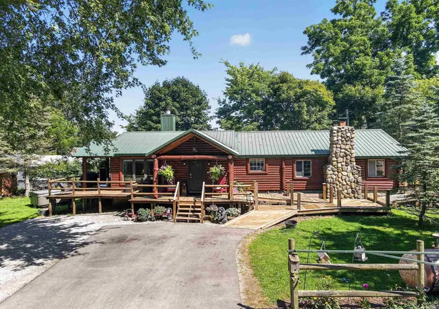 Manufactured home for sale at 3005 S Golden Lake Rd, Pleasant Lake, IN 46779 | MLS# 202631718