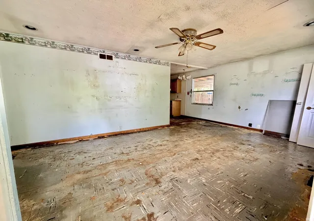 Photo 2 of Manufactured home for sale at 3112 Tremont Rd, Evansville, IN 47710 | MLS# 202631750 | Listing updated on 2026-09-12