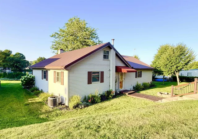 Photo 4 of Manufactured home for sale at 7135 S 1190 East, Hudson, IN 46747 | MLS# 202631775 | Listing updated on 2026-09-02
