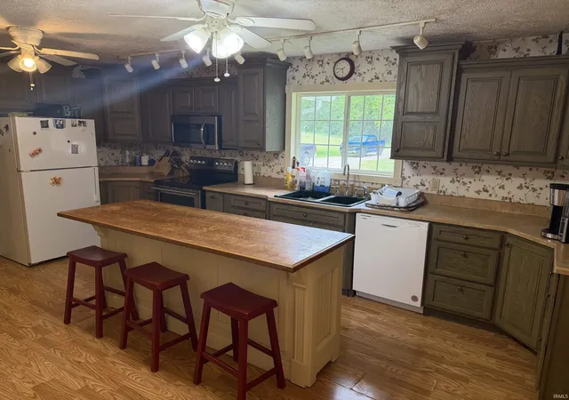 Photo 2 of Manufactured home for sale at 10066 Tulip Rd, Plymouth, IN 46563 | MLS# 202631790 | Listing updated on 2026-08-20