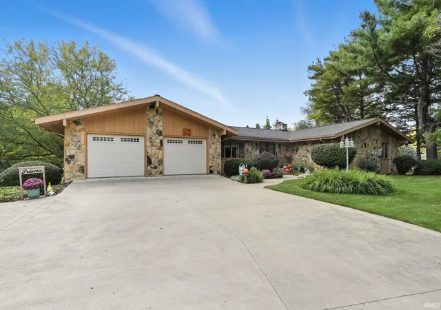 Photo 3 of Manufactured home for sale at 1919 Deer Trl, Warsaw, IN 46580 | MLS# 202631793 | Listing updated on 2026-09-01