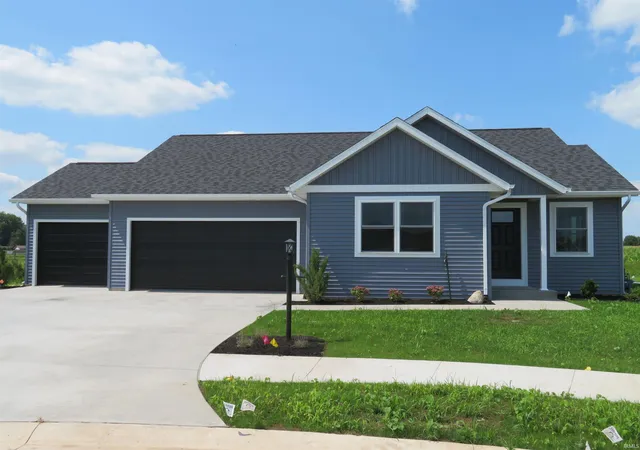 Manufactured home for sale at 18527 Nankeen Ct, New Paris, IN 46553 | MLS# 202631795