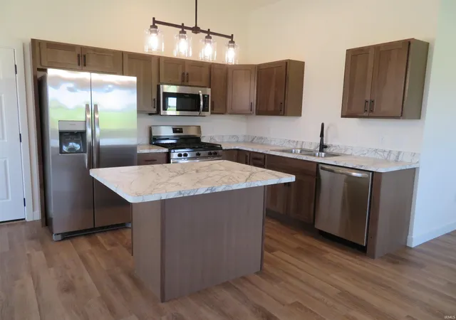 Photo 4 of Manufactured home for sale at 18527 Nankeen Ct, New Paris, IN 46553 | MLS# 202631795 | Listing updated on 2026-08-05