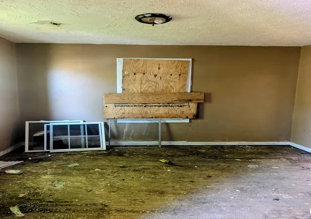 Photo 3 of Manufactured home for sale at 1917 Indiana Ave, New Castle, IN 47362 | MLS# 202631797 | Listing updated on 2026-09-18