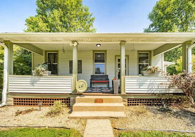 Photo 3 of Manufactured home for sale at 1996 W Railroad St, New Castle, IN 47362 | MLS# 202631800 | Listing updated on 2026-09-21