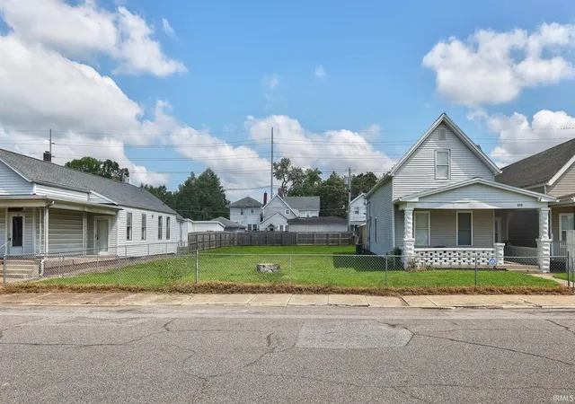 Photo 2 of Manufactured home for sale at 919 W Delaware St, Evansville, IN 47710 | MLS# 202631810 | Listing updated on 2026-08-05