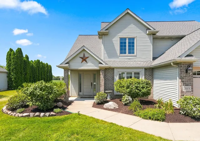Photo 2 of Sale Pending at 203 Steeplechase Dr, Auburn, IN 46706 | MLS# 202631816 | Listing updated on 2026-09-11