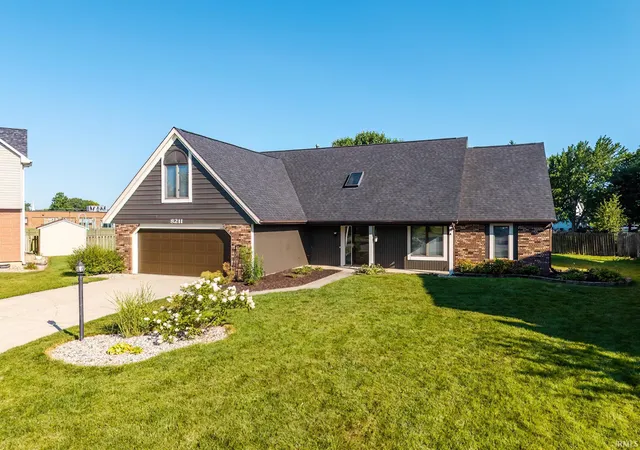 Photo 2 of Sale Pending at 8211 Fawncrest Pl, Fort Wayne, IN 46835 | MLS# 202631833 | Listing updated on 2026-09-04