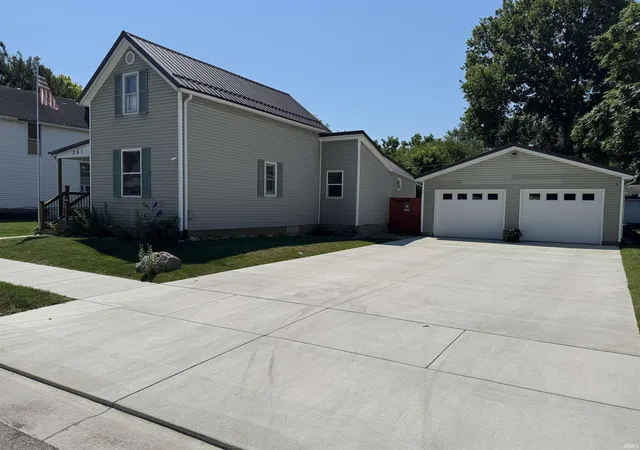Photo 2 of Manufactured home for sale at 261 Columbia Ave, Peru, IN 46970 | MLS# 202631836 | Listing updated on 2026-08-05