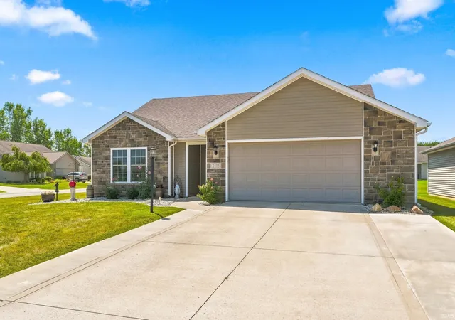 Photo 2 of Sale Pending at 2105 Cedar Ridge Cvs, Fort Wayne, IN 46818 | MLS# 202631837 | Listing updated on 2026-08-20
