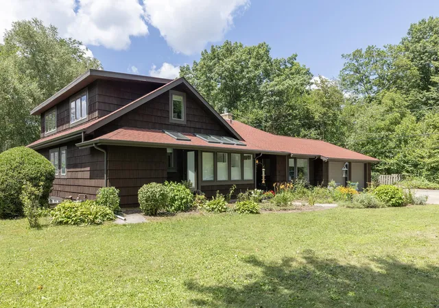 Photo 2 of Sale Pending at 109 Carter Rd, Goshen, IN 46526 | MLS# 202631843 | Listing updated on 2026-08-25