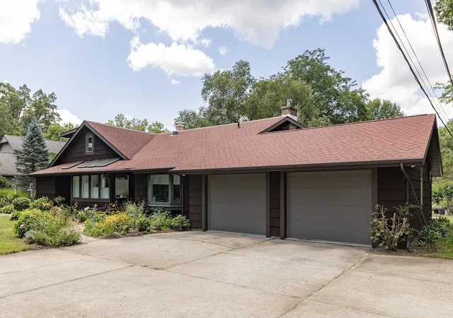 Photo 3 of Sale Pending at 109 Carter Rd, Goshen, IN 46526 | MLS# 202631843 | Listing updated on 2026-08-25
