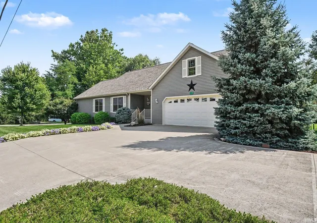 Photo 2 of Sale Pending at 110 N Scott St, Middlebury, IN 46540 | MLS# 202631844 | Listing updated on 2026-08-31