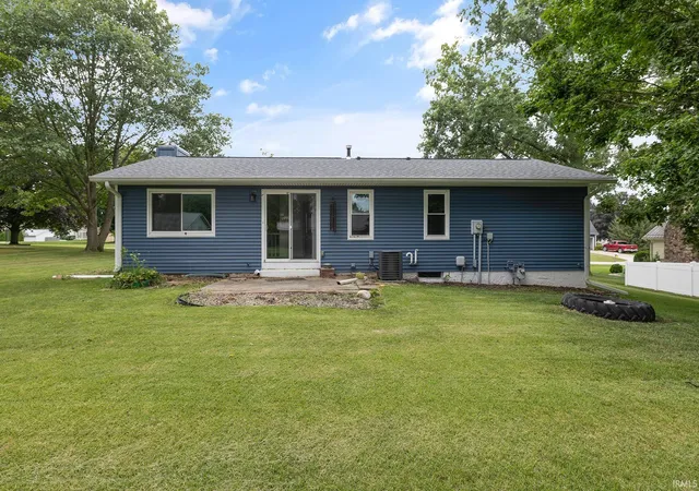 Photo 2 of Manufactured home for sale at 606 Claudia Ln, Middlebury, IN 46540 | MLS# 202631867 | Listing updated on 2026-09-02
