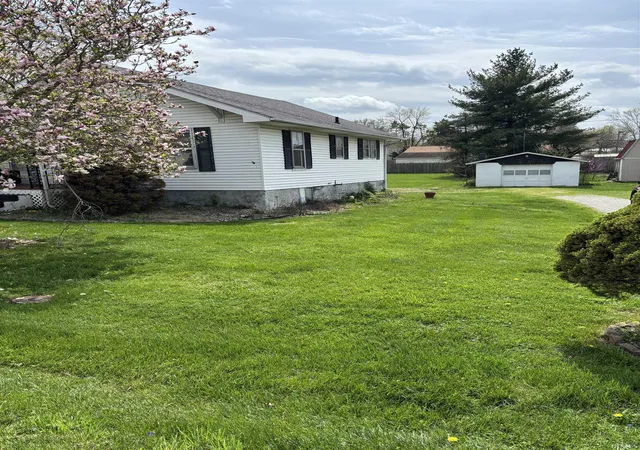 Photo 4 of Manufactured home for sale at 205 E Arthur St, Salem, IN 47167 | MLS# 202631870 | Listing updated on 2026-09-03