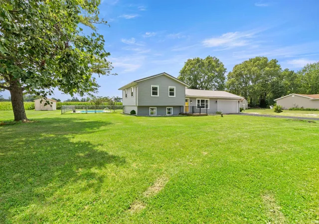 Photo 2 of Manufactured home for sale at 516 Catherine Dr, Sweetser, IN 46987 | MLS# 202631897 | Listing updated on 2026-08-28