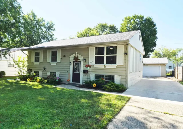 Photo 1 of Manufactured home for sale at 1608 Hickory Pl, Goshen, IN 46526 | MLS# 202631936 | Listing updated on 2026-08-21