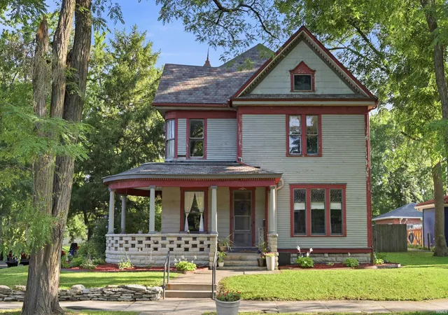 Photo 2 of Sale Pending at 800 E Washington St, Muncie, IN 47305 | MLS# 202631954 | Listing updated on 2026-08-27