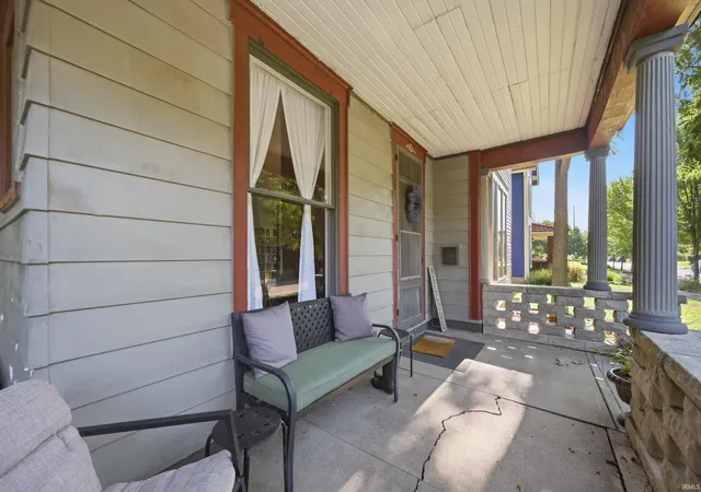 Photo 4 of Sale Pending at 800 E Washington St, Muncie, IN 47305 | MLS# 202631954 | Listing updated on 2026-08-27
