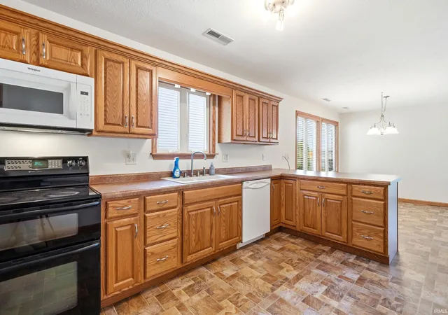 Photo 4 of Manufactured home for sale at 0545 E 680 South, Wolcottville, IN 46795 | MLS# 202631957 | Listing updated on 2026-09-24