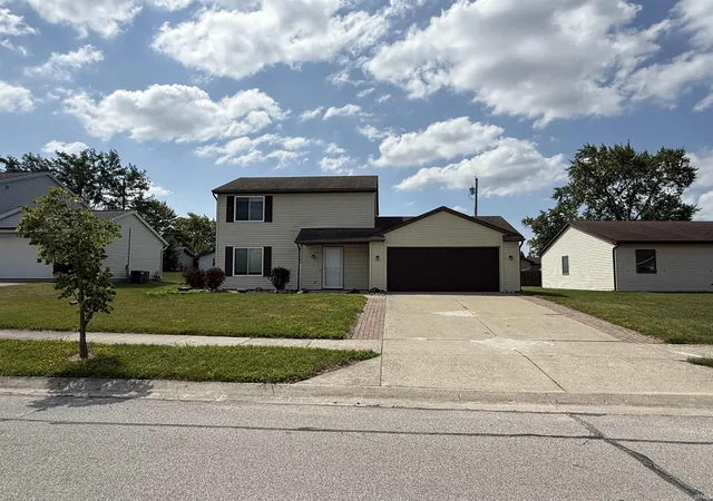 Photo 3 of Sale Pending at 1223 Normandale Dr, Fort Wayne, IN 46808 | MLS# 202631958 | Listing updated on 2026-10-01