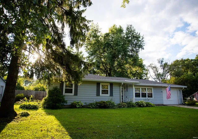 Photo 3 of Manufactured home for sale at 1806 W Norwood Dr, Muncie, IN 47304 | MLS# 202631962 | Listing updated on 2026-08-06