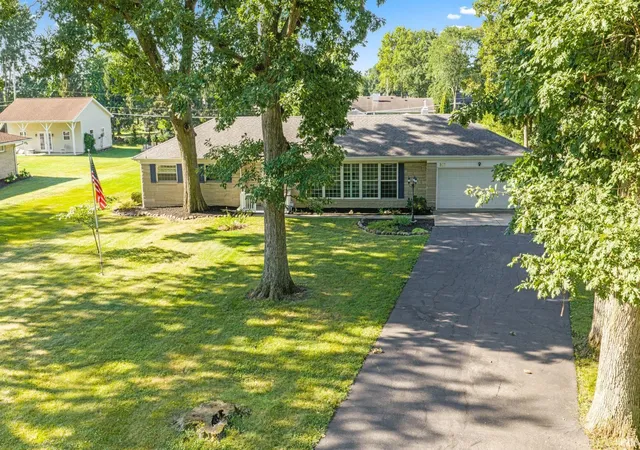 Photo 2 of Manufactured home for sale at 807 Ludwig Park Dr, Fort Wayne, IN 46825 | MLS# 202631971 | Listing updated on 2026-08-26
