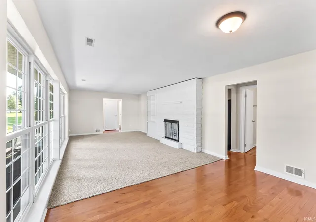 Photo 4 of Sale Pending at 807 Ludwig Park Dr, Fort Wayne, IN 46825 | MLS# 202631971 | Listing updated on 2026-10-04