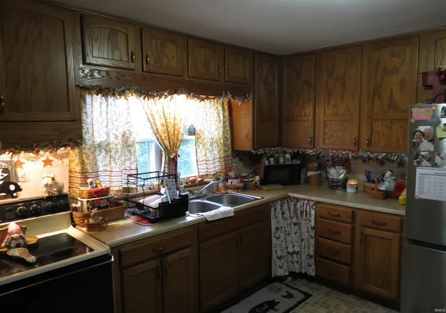 Photo 3 of Manufactured home for sale at 28 W Albert St, Peru, IN 46970 | MLS# 202631991 | Listing updated on 2026-08-06