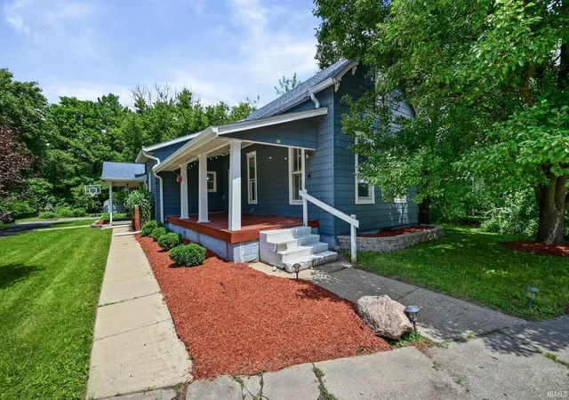 Photo 3 of Manufactured home for sale at 210 W Jackson St, Mulberry, IN 46058 | MLS# 202632011 | Listing updated on 2026-09-07