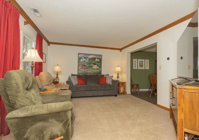 Photo 3 of Manufactured home for sale at 5635 Oak Ridge Dr, Evansville, IN 47711 | MLS# 202632025 | Listing updated on 2026-08-26