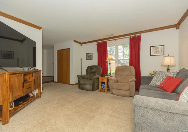 Photo 4 of Manufactured home for sale at 5635 Oak Ridge Dr, Evansville, IN 47711 | MLS# 202632025 | Listing updated on 2026-08-26