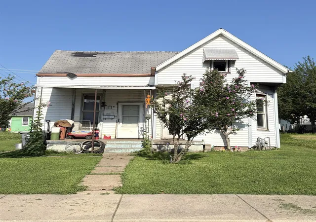 Photo 1 of Sale Pending at 1204 Harriett St, Evansville, IN 47710 | MLS# 202632033 | Listing updated on 2026-09-16