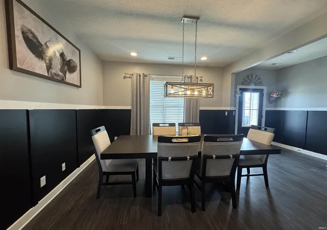 Photo 2 of Manufactured home for sale at 5340 Bloomsbury Ct, Newburgh, IN 47630 | MLS# 202632047 | Listing updated on 2026-09-10