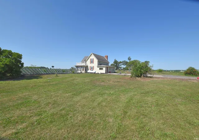 Photo 3 of Manufactured home for sale at 8297 E 475 North, Monticello, IN 47960 | MLS# 202632082 | Listing updated on 2026-08-07