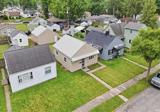 Photo 3 of Manufactured home for sale at 2710 Charlotte Ave, Fort Wayne, IN 46805 | MLS# 202632083 | Listing updated on 2026-08-07