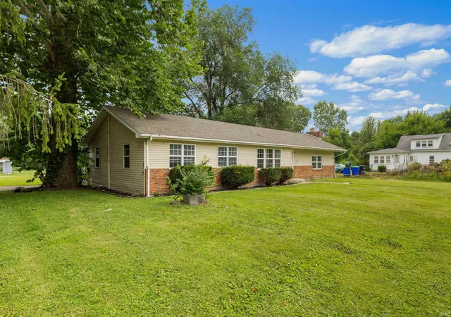 Photo 3 of Sale Pending at 9026 Aboite Rd, Roanoke, IN 46783 | MLS# 202632102 | Listing updated on 2026-09-20