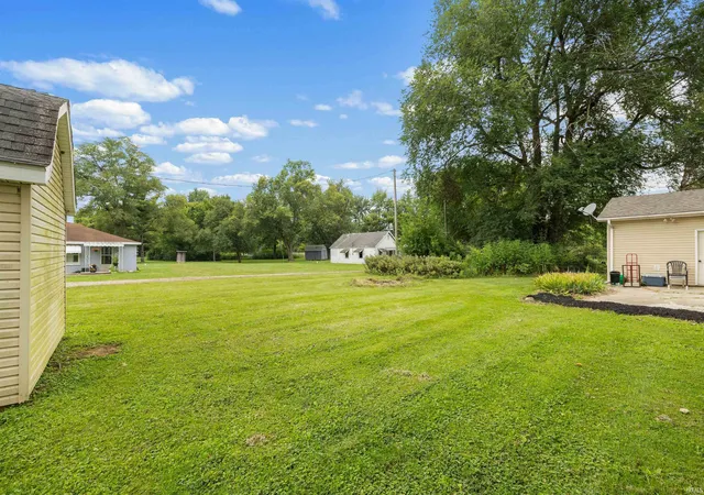 Photo 4 of Sale Pending at 9026 Aboite Rd, Roanoke, IN 46783 | MLS# 202632102 | Listing updated on 2026-09-20