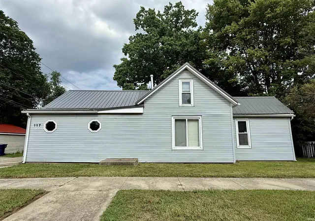 Photo 2 of Manufactured home for sale at 117 S Sherman St, Warsaw, IN 46580 | MLS# 202632108 | Listing updated on 2026-08-07