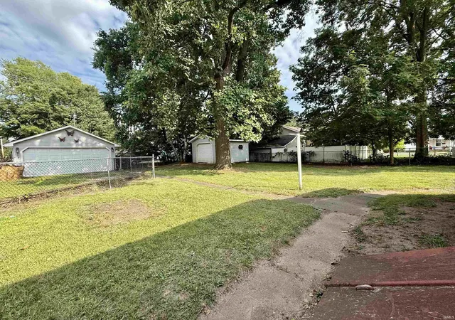 Photo 4 of Manufactured home for sale at 117 S Sherman St, Warsaw, IN 46580 | MLS# 202632108 | Listing updated on 2026-10-01