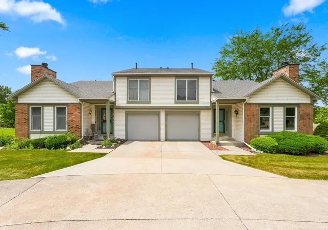 Photo 3 of Condo for sale at 5005 Pinebrook Dr, Fort Wayne, IN 46804 | MLS# 202632111 | Listing updated on 2026-09-22