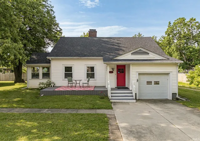 Photo 1 of Sale Pending at 1201 W Cowing Dr, Muncie, IN 47304 | MLS# 202632128 | Listing updated on 2026-08-24